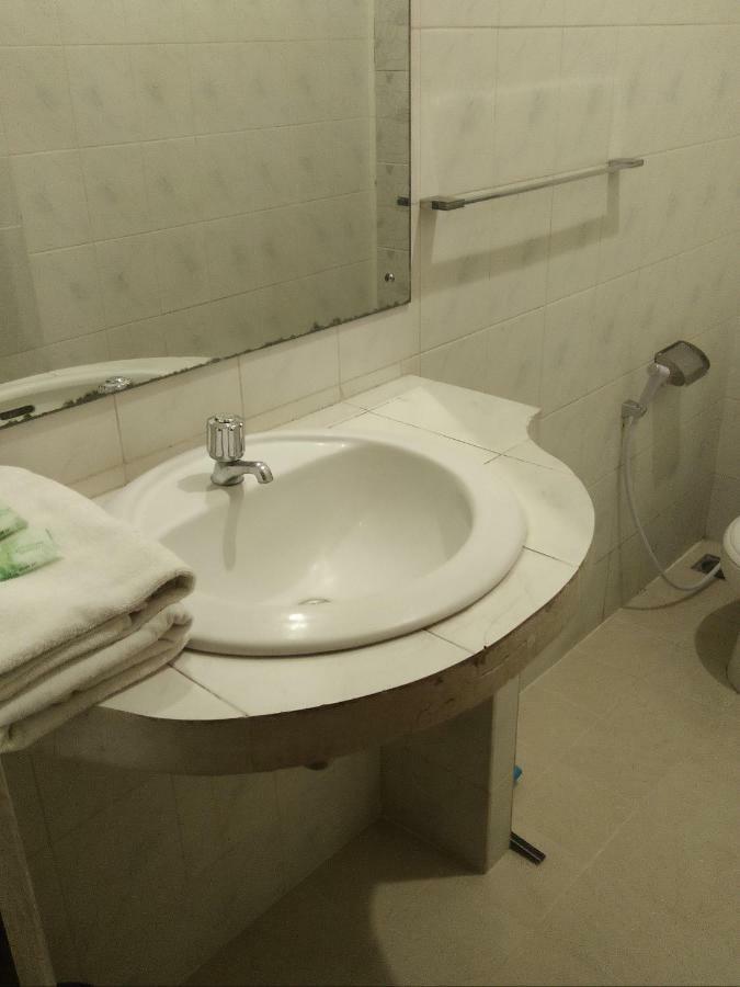 Made House Homestay And Dormitory Санур Экстерьер фото