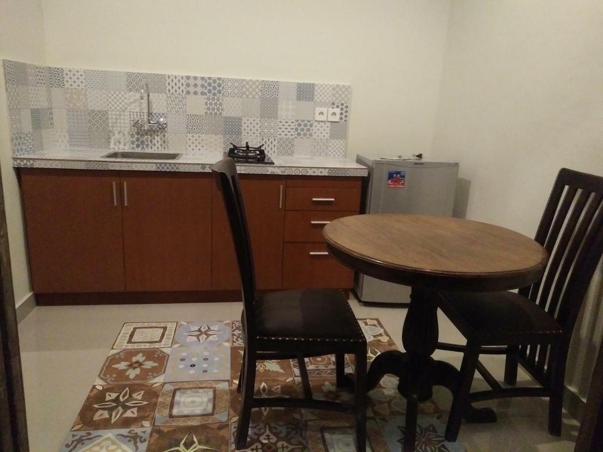 Made House Homestay And Dormitory Санур Экстерьер фото