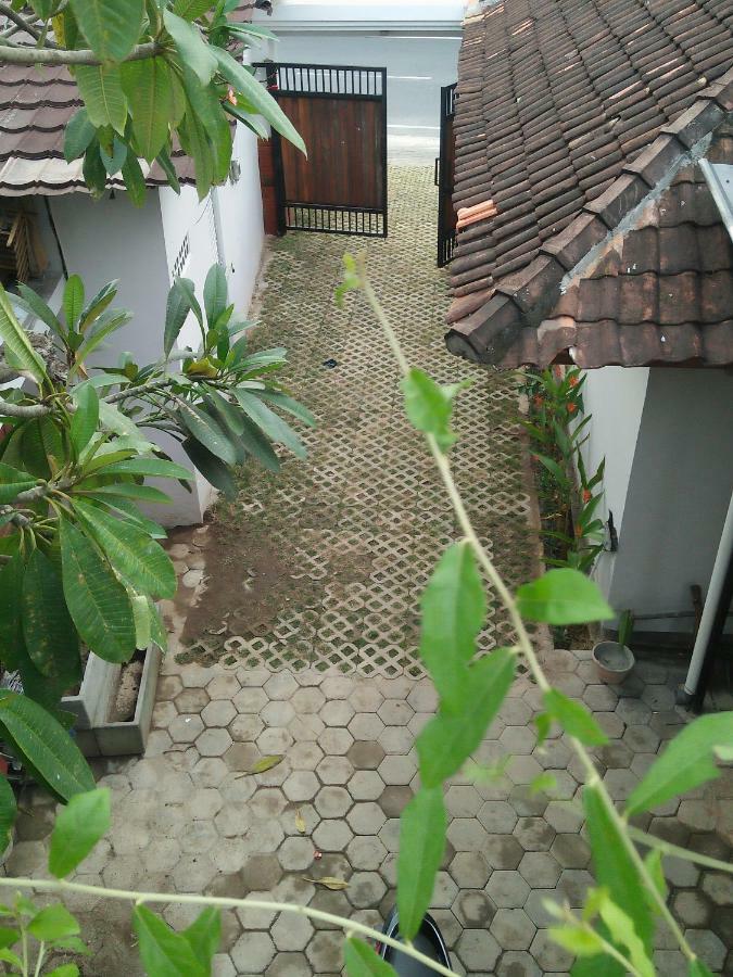 Made House Homestay And Dormitory Санур Экстерьер фото