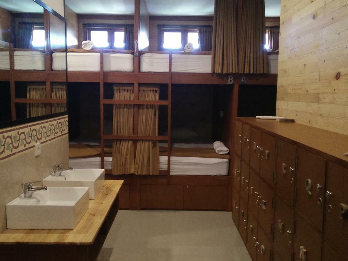 Made House Homestay And Dormitory Санур Экстерьер фото
